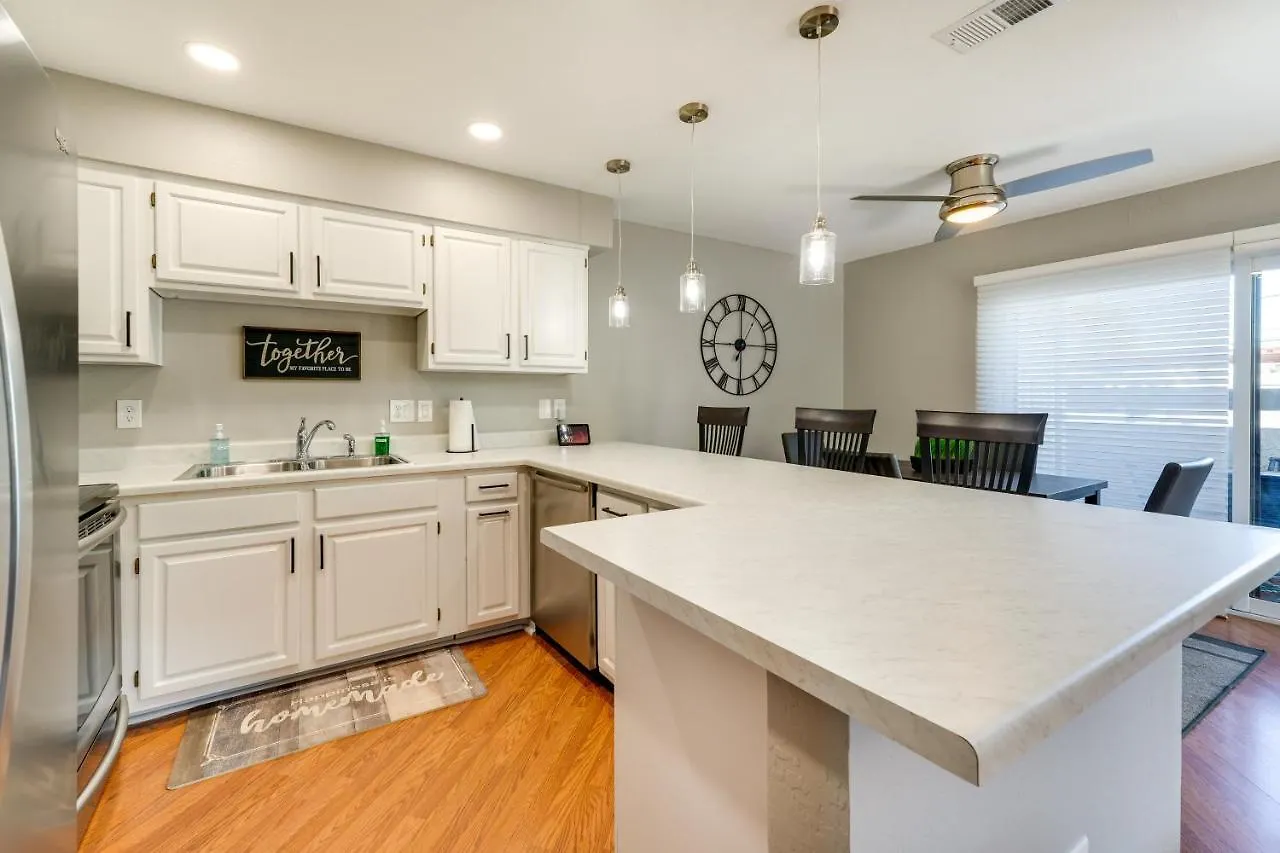 Apartament Modern Scottsdale Oasis With Patio And Pool Access